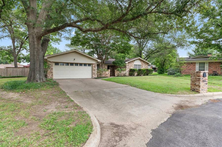 Property photo for 105 Wisteria Court, Terrell, TX
