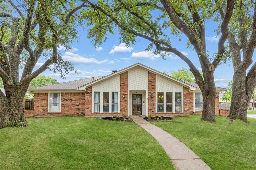 Property photo for 1709 Columbia Drive, Richardson, TX