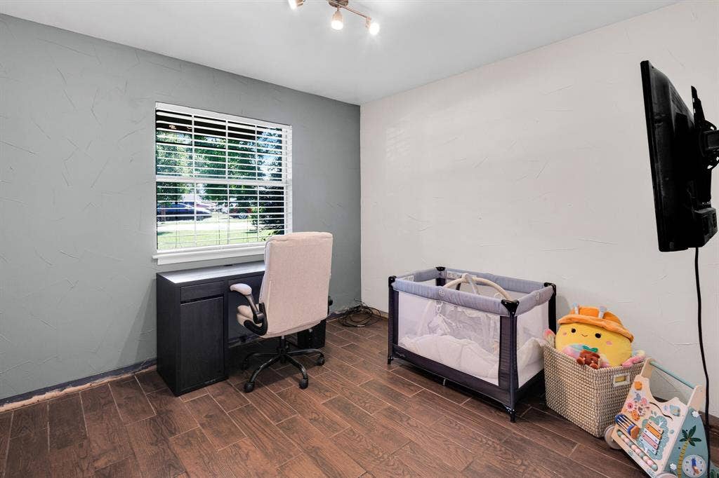 509 E Phillips Court, Grand Prairie, TX 75051 509 E Phillips Court, Grand Prairie, TX 75051