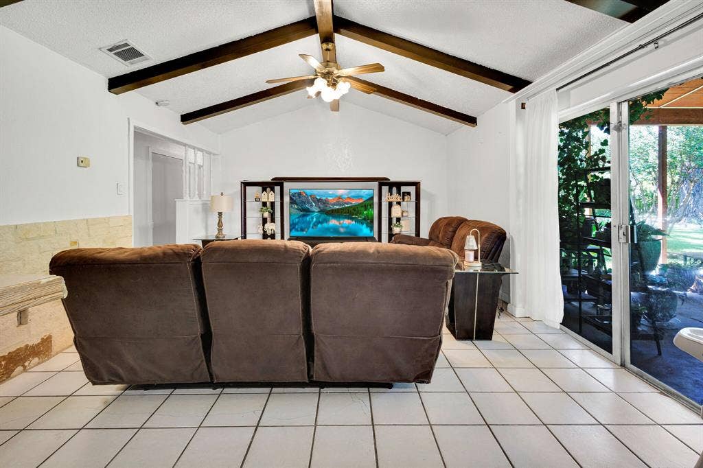509 E Phillips Court, Grand Prairie, TX 75051 509 E Phillips Court, Grand Prairie, TX 75051