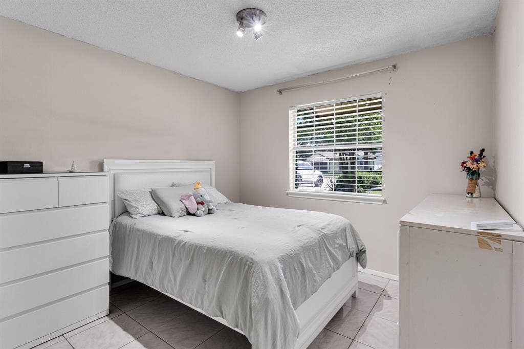 509 E Phillips Court, Grand Prairie, TX 75051 509 E Phillips Court, Grand Prairie, TX 75051