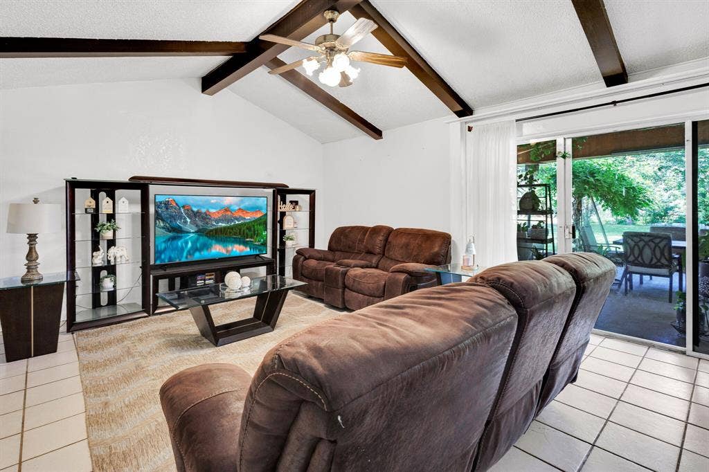509 E Phillips Court, Grand Prairie, TX 75051 509 E Phillips Court, Grand Prairie, TX 75051