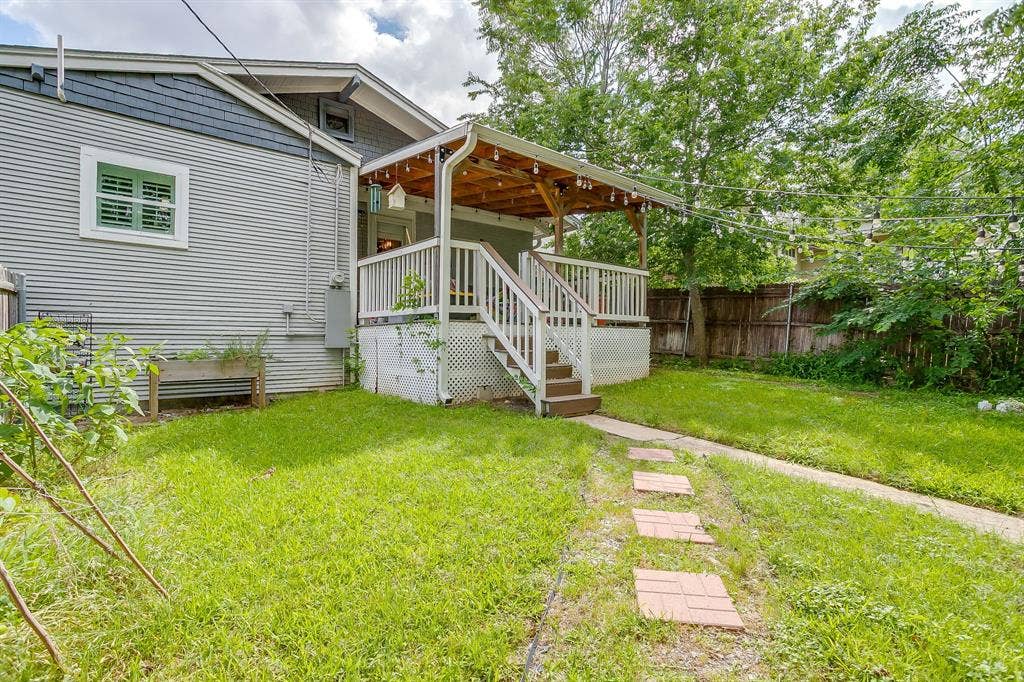 2200 W Magnolia Avenue, Fort Worth, TX 76110 2200 W Magnolia Avenue, Fort Worth, TX 76110