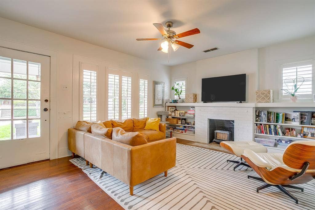 2200 W Magnolia Avenue, Fort Worth, TX 76110 2200 W Magnolia Avenue, Fort Worth, TX 76110