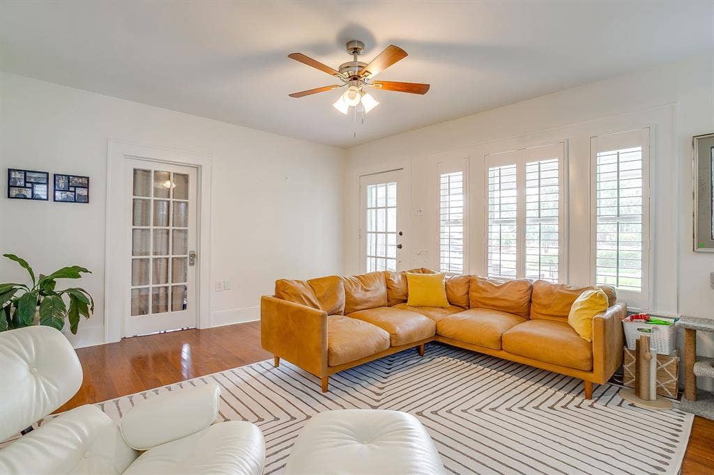 2200 W Magnolia Avenue, Fort Worth, TX 76110 2200 W Magnolia Avenue, Fort Worth, TX 76110