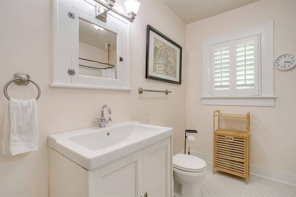 2200 W Magnolia Avenue, Fort Worth, TX 76110 2200 W Magnolia Avenue, Fort Worth, TX 76110