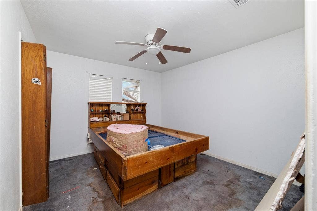 829 Ray Andra Drive, DeSoto, TX 75115