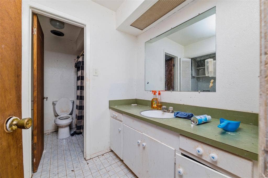 829 Ray Andra Drive, DeSoto, TX 75115