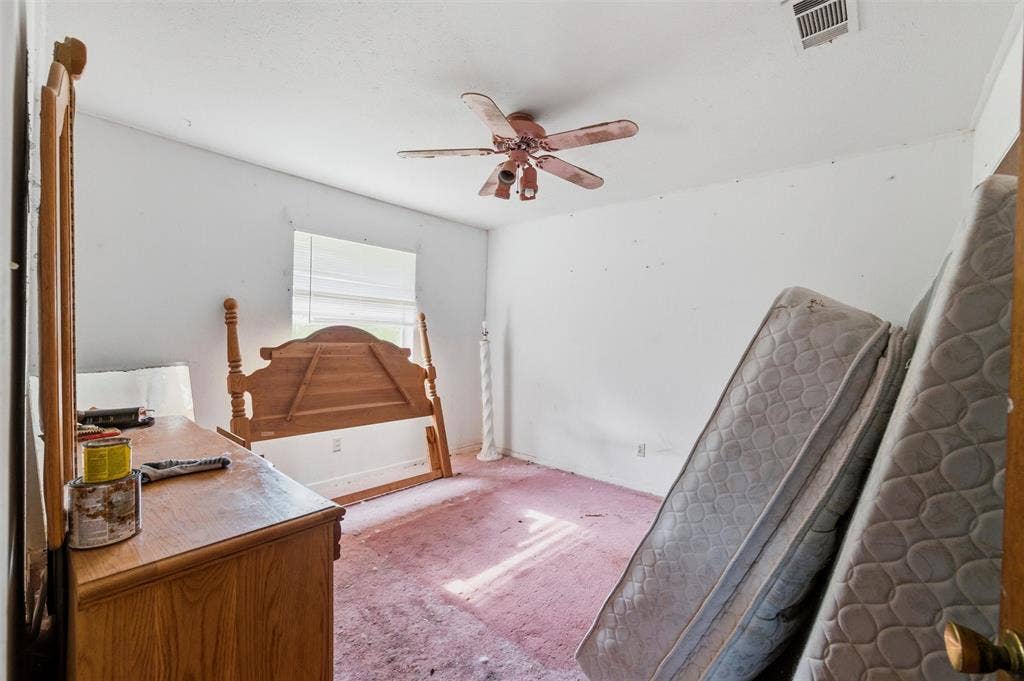 829 Ray Andra Drive, DeSoto, TX 75115