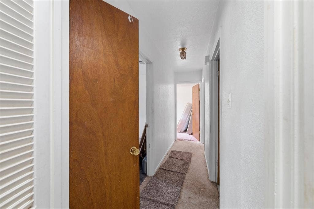 829 Ray Andra Drive, DeSoto, TX 75115