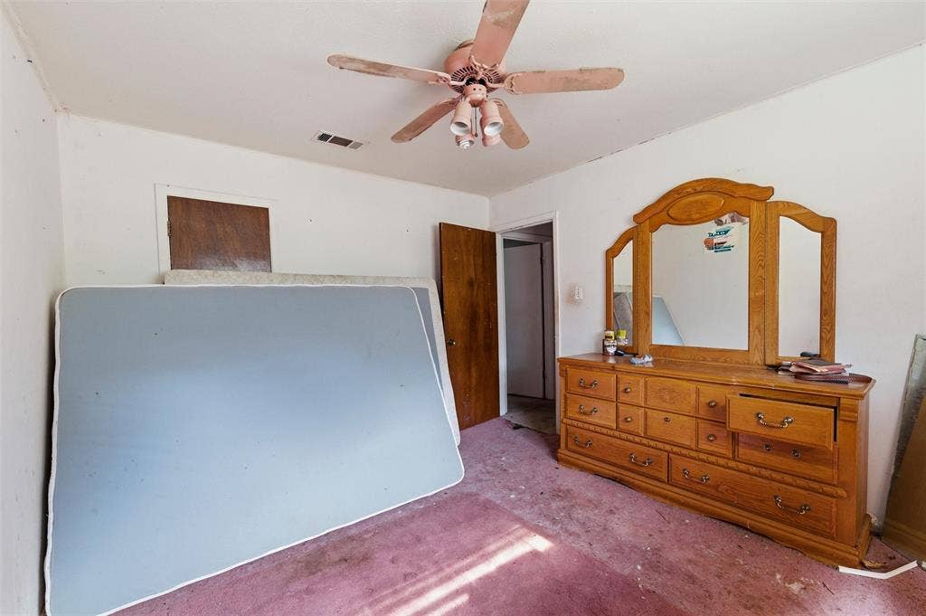 829 Ray Andra Drive, DeSoto, TX 75115