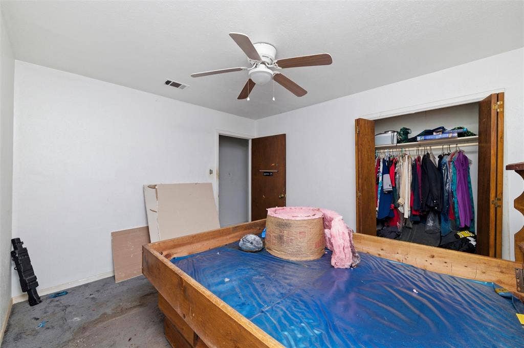 829 Ray Andra Drive, DeSoto, TX 75115