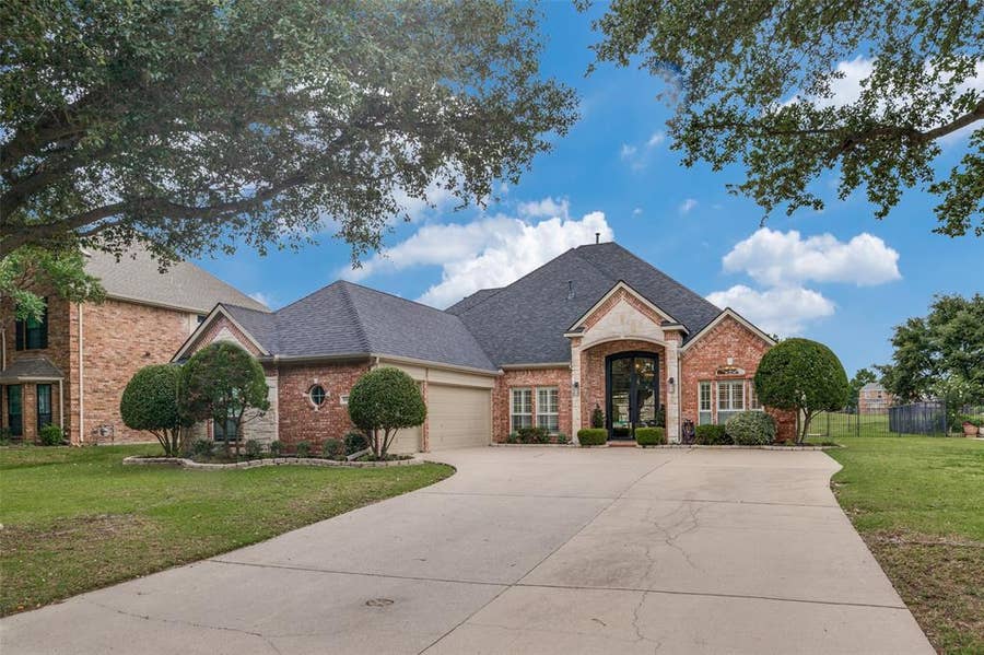 Property photo for 10413 Broadmoor Lane, Rowlett, TX
