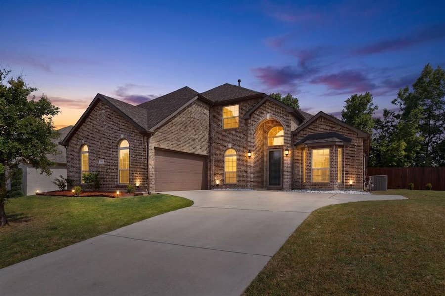 Property photo for 852 State Street, DeSoto, TX