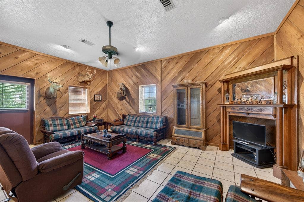 1053 ACR 499, Athens, TX 75751 1053 ACR 499, Athens, TX 75751
