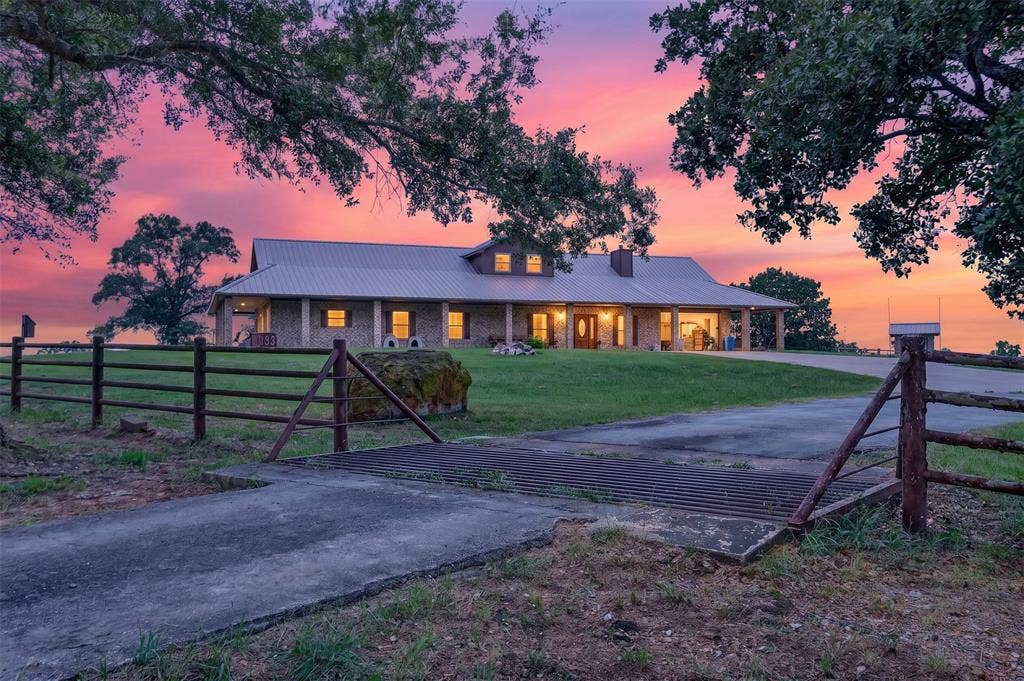1053 ACR 499, Athens, TX 75751 1053 ACR 499, Athens, TX 75751