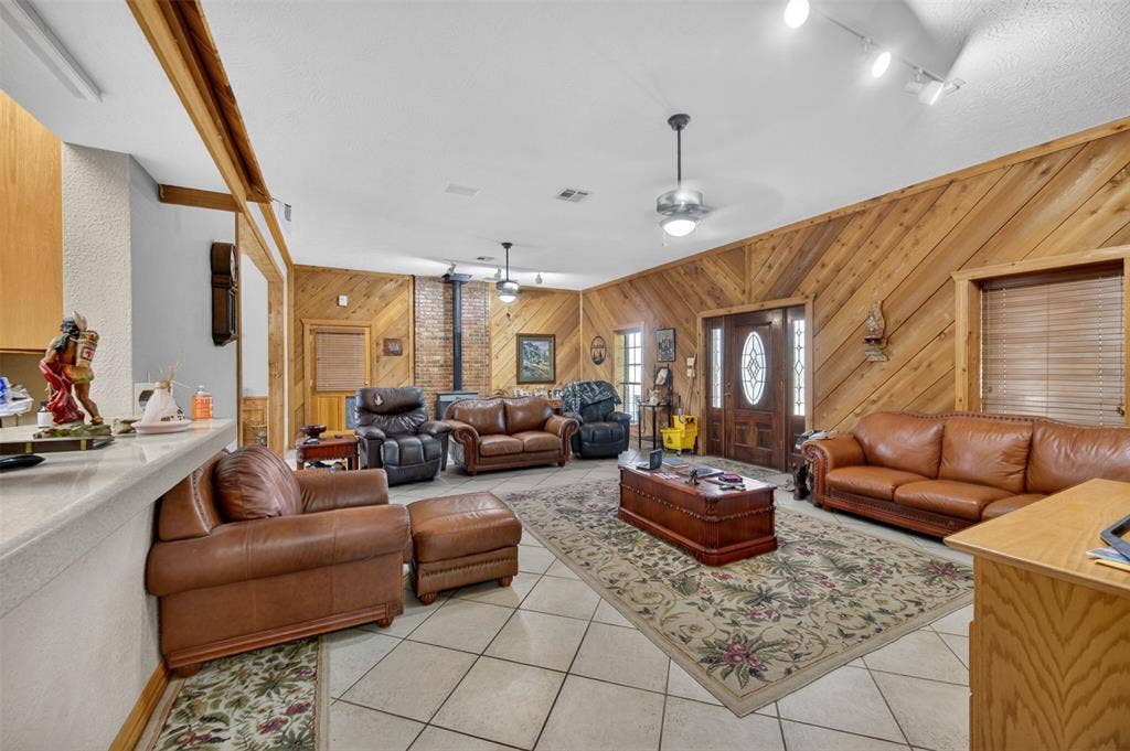 1053 ACR 499, Athens, TX 75751 1053 ACR 499, Athens, TX 75751