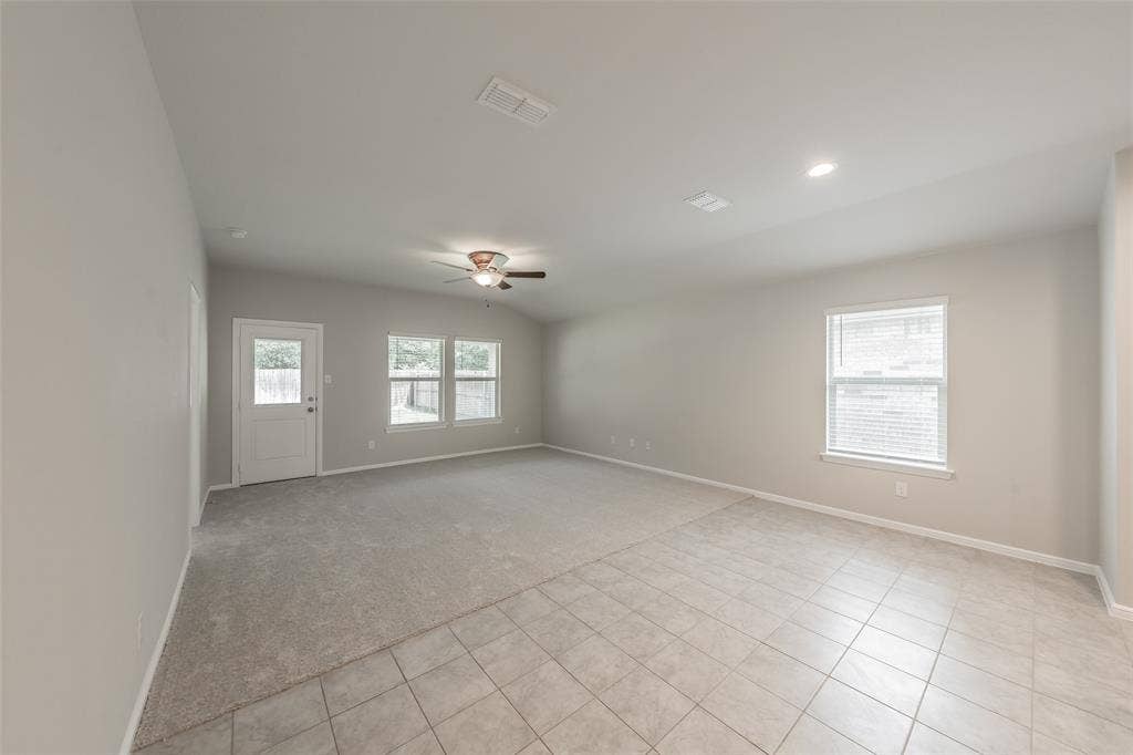 304 Abingdon Street, Azle, TX 76020 304 Abingdon Street, Azle, TX 76020
