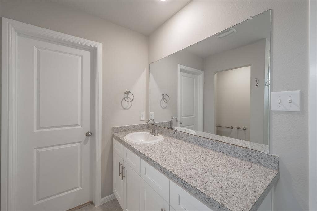 304 Abingdon Street, Azle, TX 76020 304 Abingdon Street, Azle, TX 76020