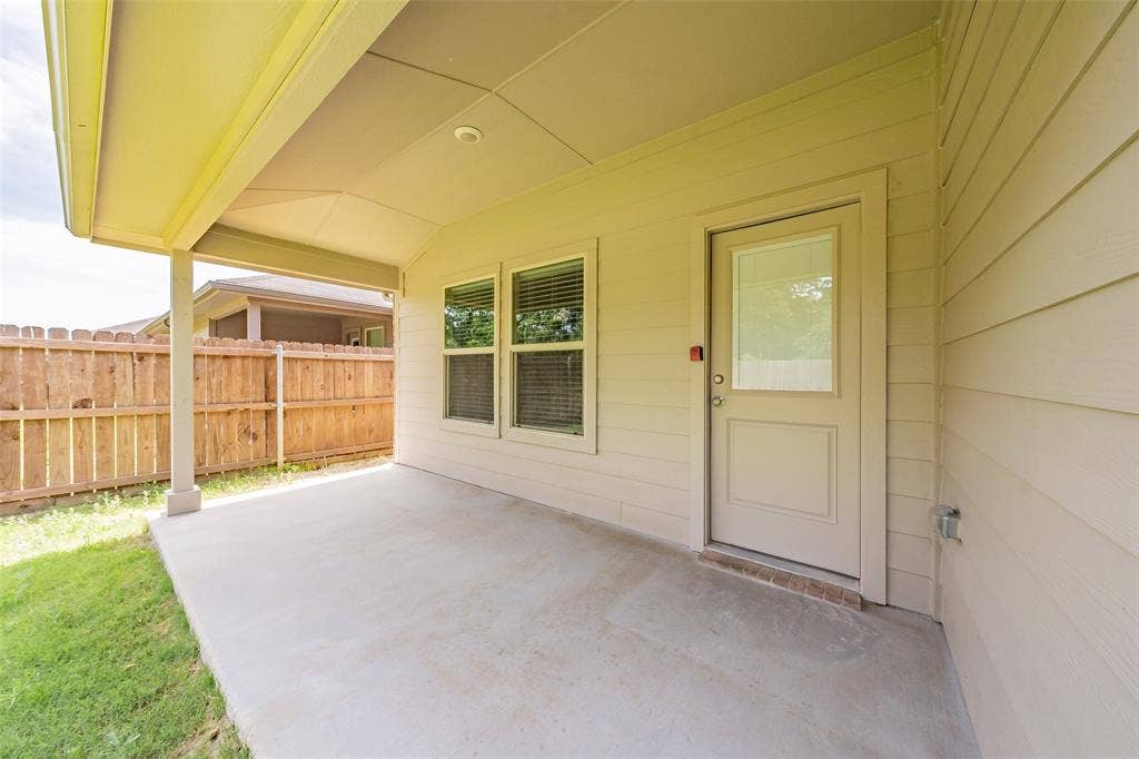 304 Abingdon Street, Azle, TX 76020 304 Abingdon Street, Azle, TX 76020