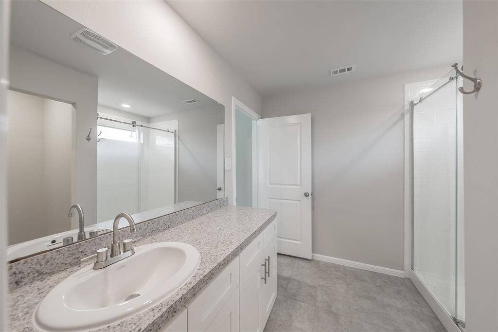 304 Abingdon Street, Azle, TX 76020 304 Abingdon Street, Azle, TX 76020
