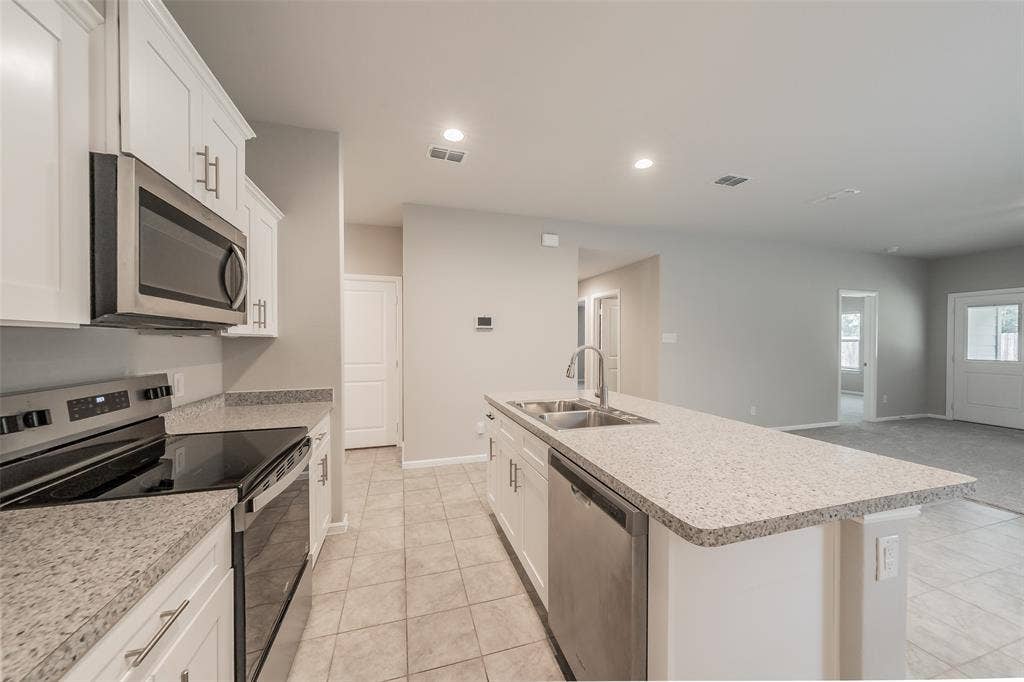 304 Abingdon Street, Azle, TX 76020 304 Abingdon Street, Azle, TX 76020