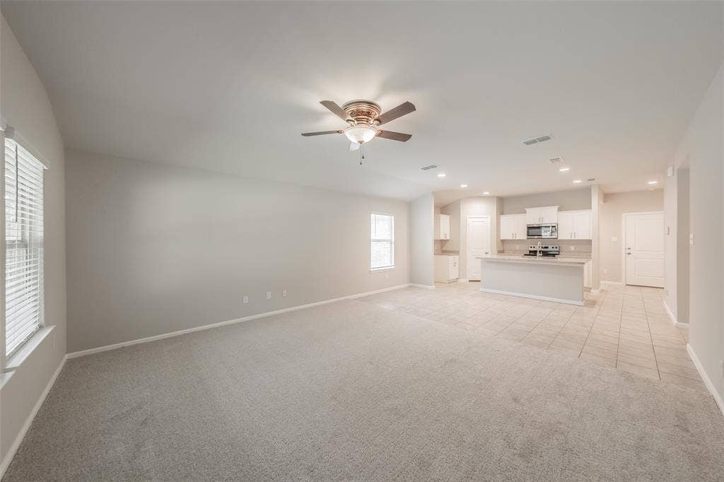 304 Abingdon Street, Azle, TX 76020 304 Abingdon Street, Azle, TX 76020