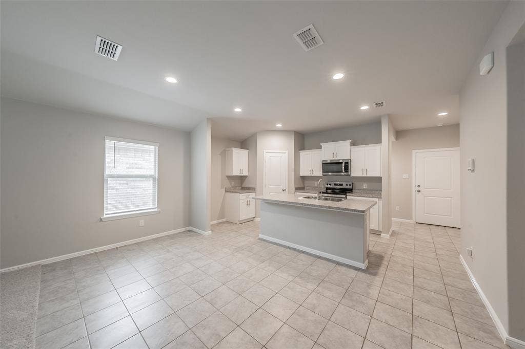 304 Abingdon Street, Azle, TX 76020 304 Abingdon Street, Azle, TX 76020