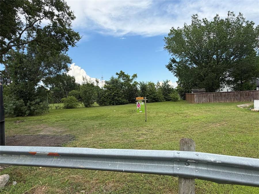 Property photo for 10333 Abraham Road, Dallas, TX