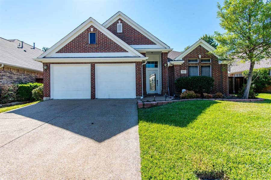 Property photo for 9321 Western Trail, Irving, TX