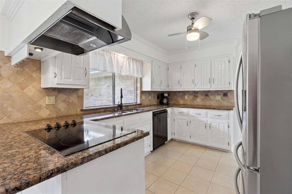 2708 Downing Drive, Plano, TX 75023 2708 Downing Drive, Plano, TX 75023