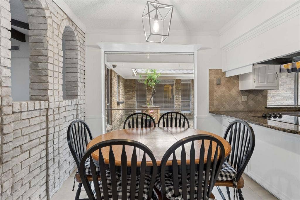 2708 Downing Drive, Plano, TX 75023 2708 Downing Drive, Plano, TX 75023