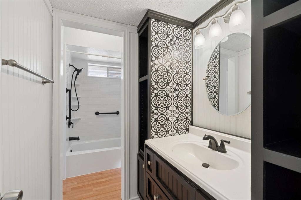 2708 Downing Drive, Plano, TX 75023 2708 Downing Drive, Plano, TX 75023