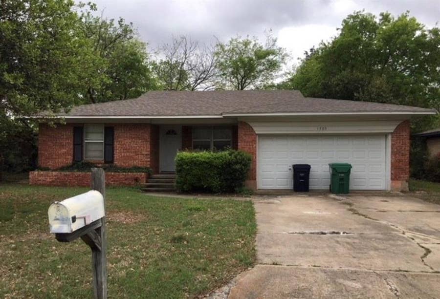 Property photo for 1705 Crescent Street, Denton, TX