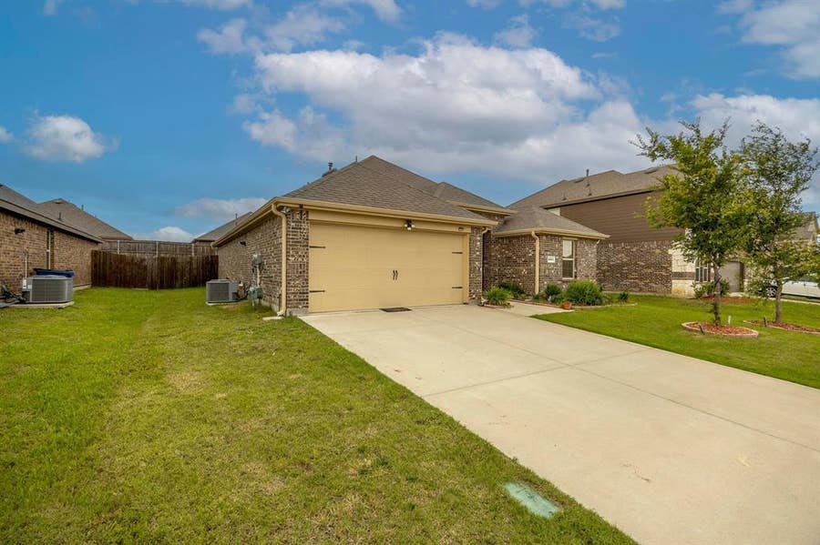 Property photo for 1010 Branding Iron Lane, Princeton, TX