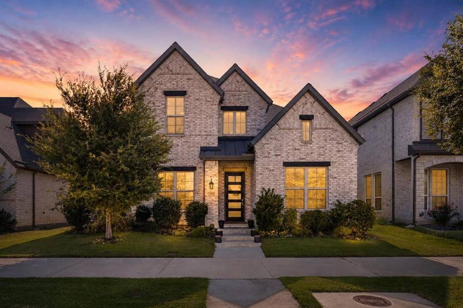 Property photo for 12953 Wimbledon Way, Farmers Branch, TX