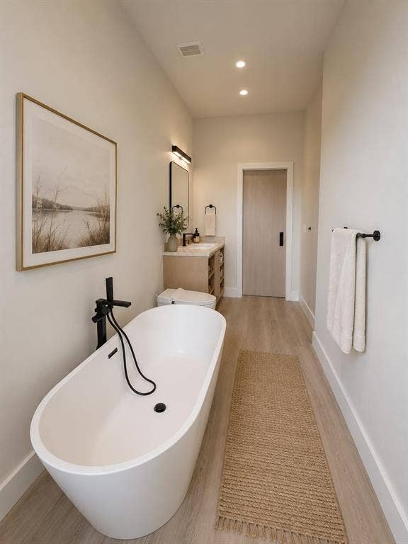 4909 Elysian Street, #F, Houston, TX 77009 Primary Bathroom
