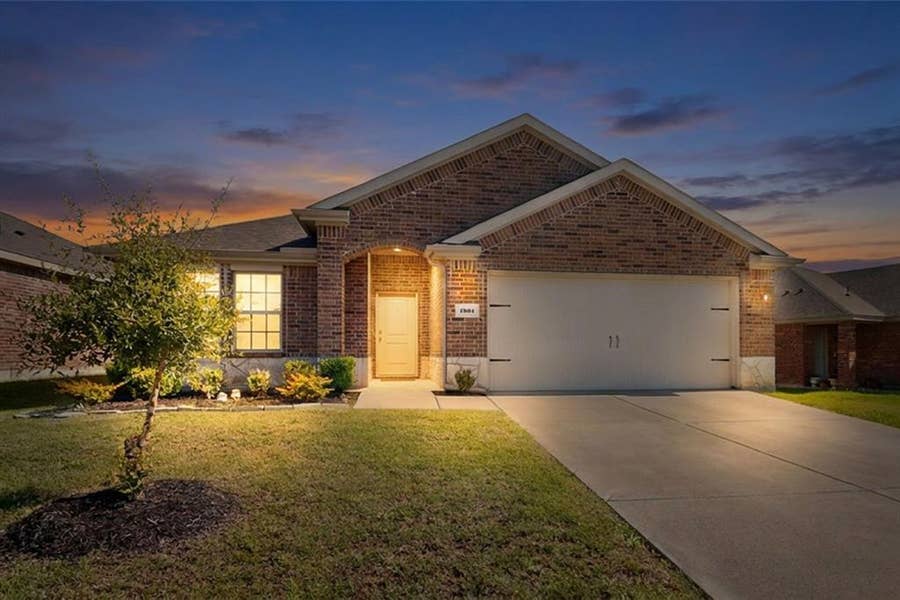 Property photo for 1901 Princeton Avenue, Farmersville, TX