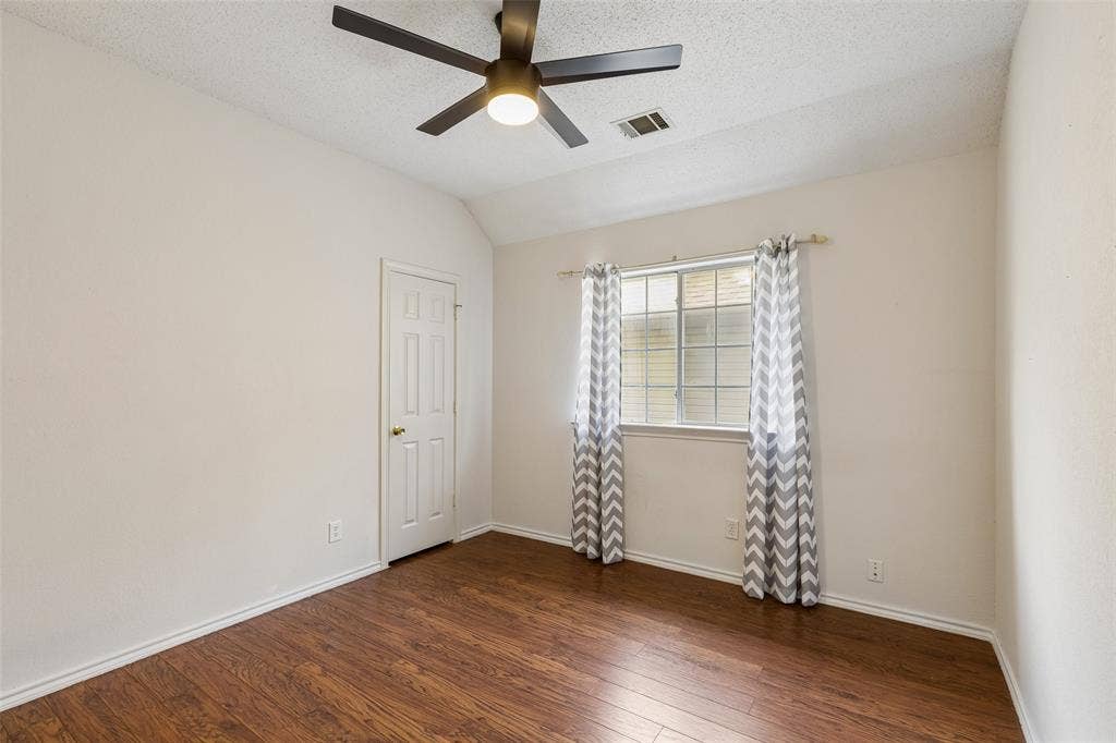 2212 Meadowstone Drive, Carrollton, TX 75006 2212 Meadowstone Drive, Carrollton, TX 75006