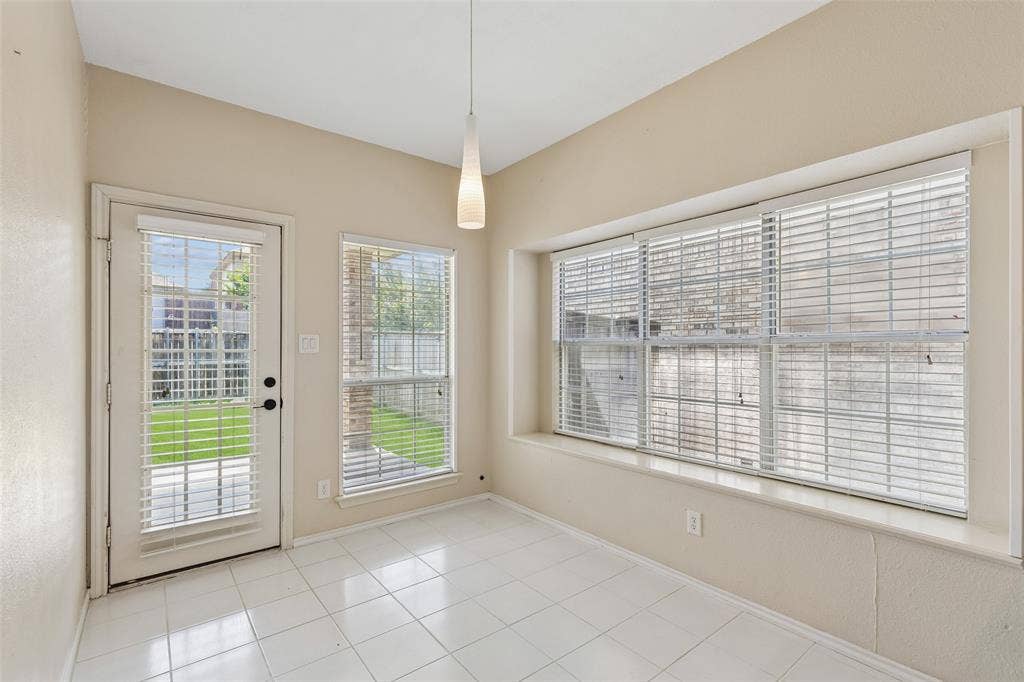 2212 Meadowstone Drive, Carrollton, TX 75006 2212 Meadowstone Drive, Carrollton, TX 75006