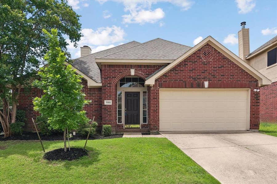 Property photo for 5001 Lake Crest Drive, McKinney, TX