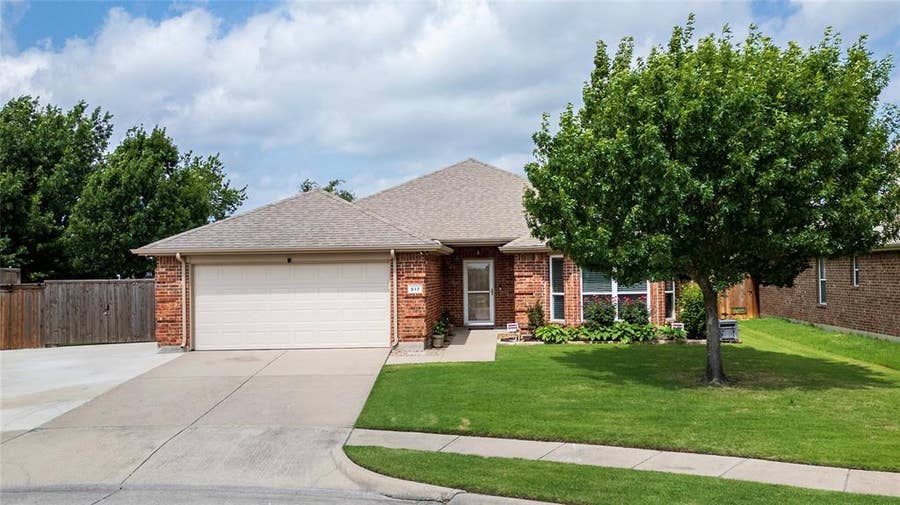 Property photo for 917 Zoe Street, Royse City, TX