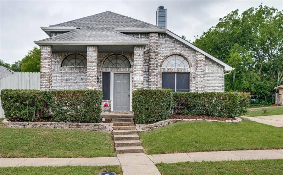 Property photo for 1525 Liberty Lane, Mesquite, TX