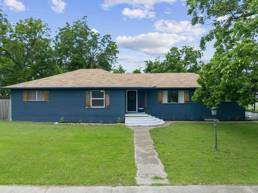 Property photo for 9338 5th Street, Crawford, TX