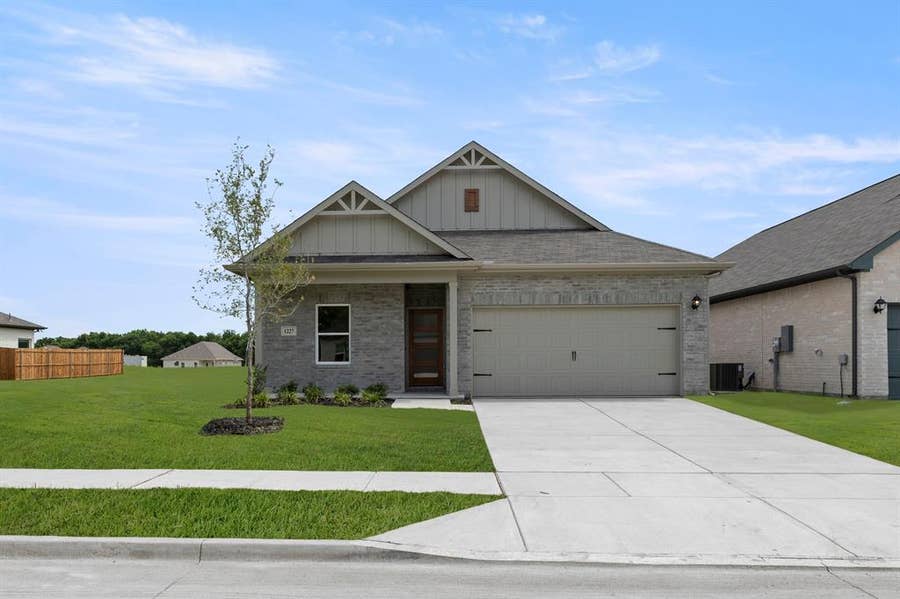 Property photo for 1227 Anderson Drive, Trenton, TX