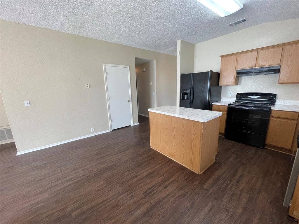 1611 Columbia Drive, Glenn Heights, TX 75154 1611 Columbia Drive, Glenn Heights, TX 75154