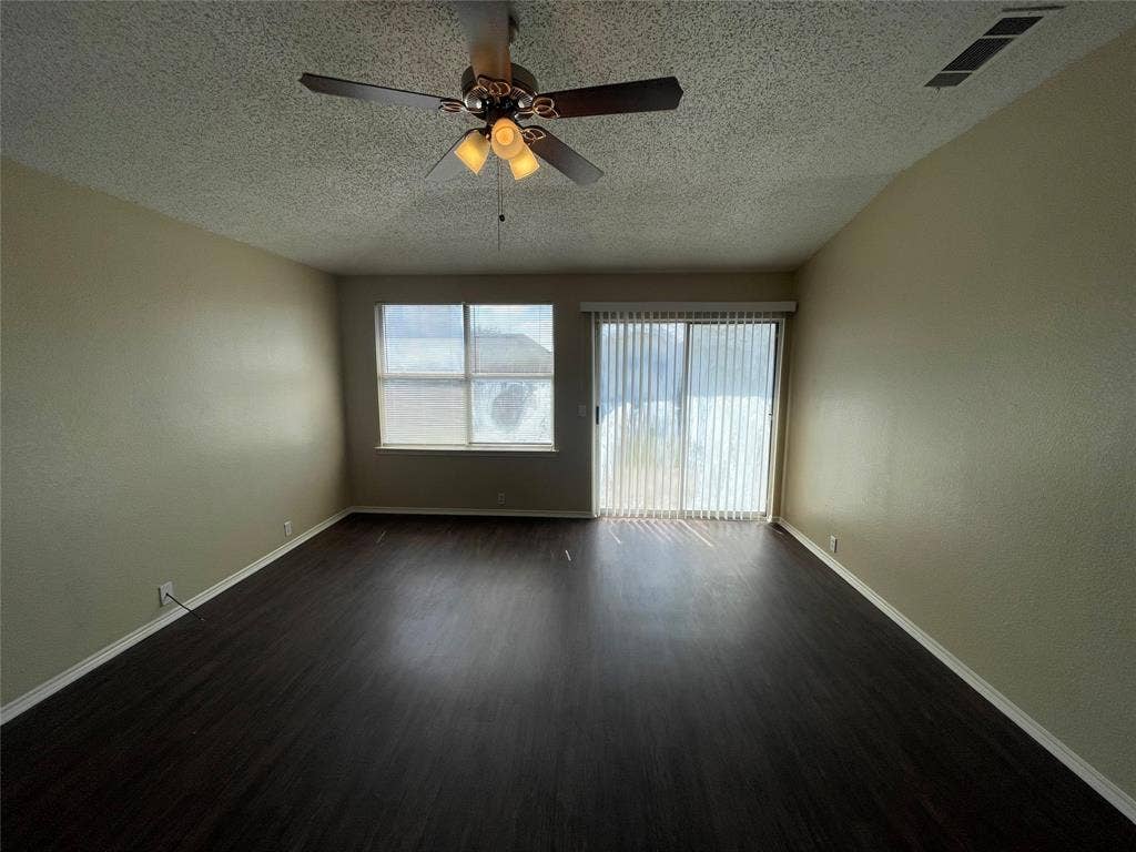 1611 Columbia Drive, Glenn Heights, TX 75154 1611 Columbia Drive, Glenn Heights, TX 75154