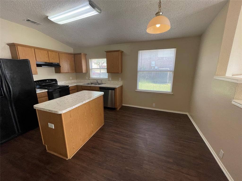 1611 Columbia Drive, Glenn Heights, TX 75154 1611 Columbia Drive, Glenn Heights, TX 75154