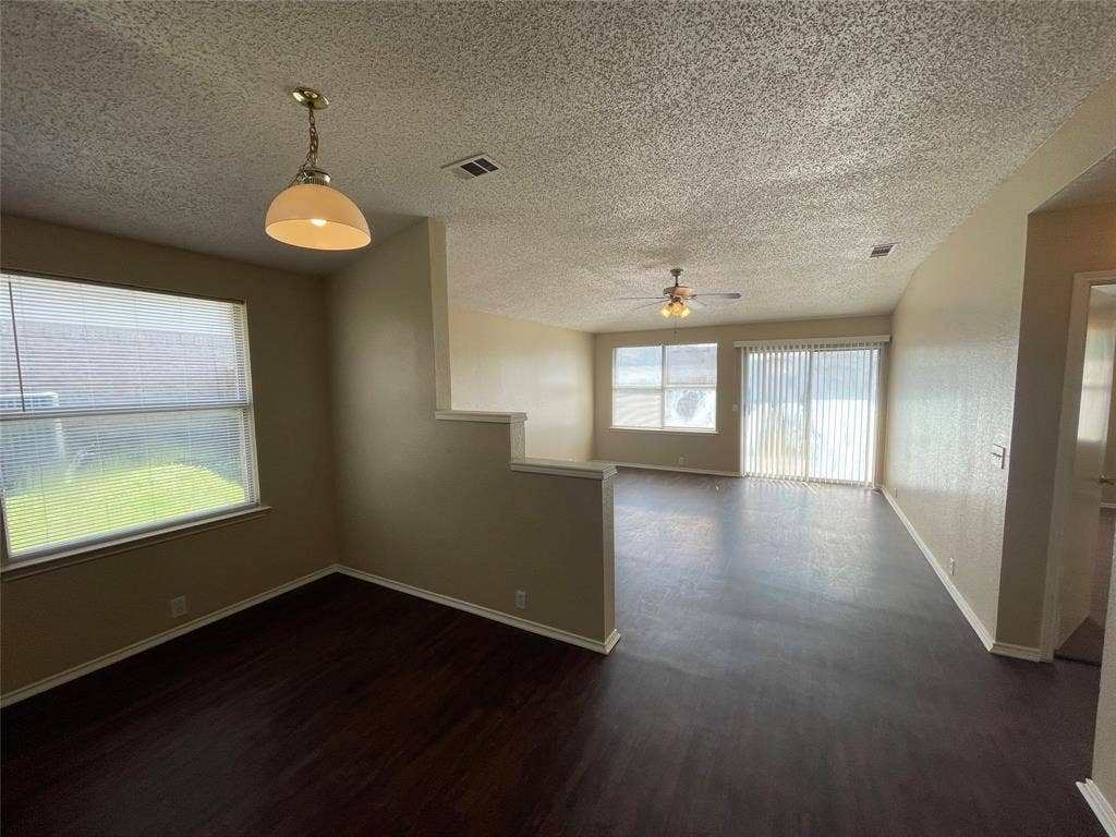 1611 Columbia Drive, Glenn Heights, TX 75154 1611 Columbia Drive, Glenn Heights, TX 75154