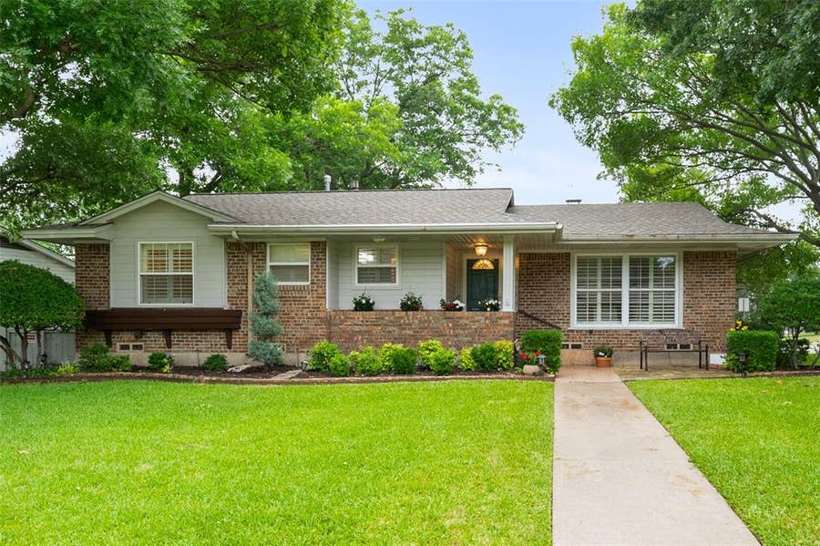 Property photo for 1229 Magnolia Drive, Richardson, TX